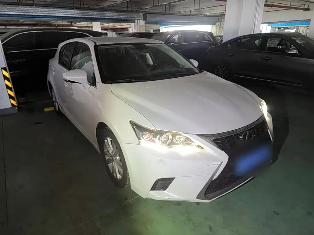 Lexus CT — миниатюра 4