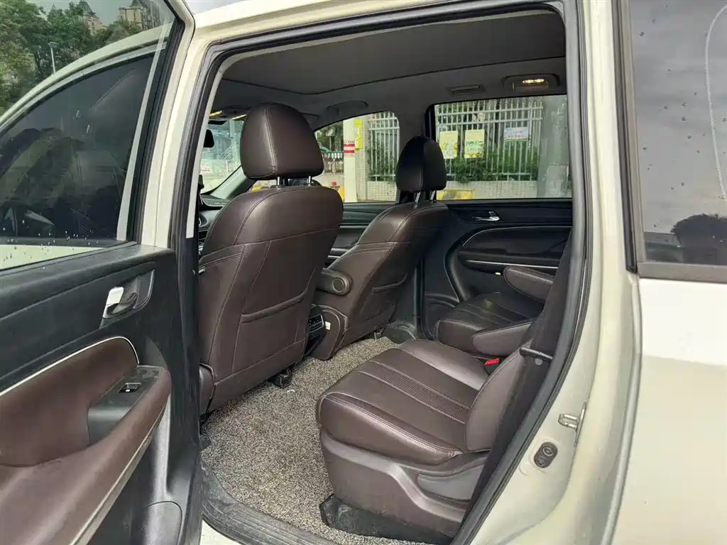 GAC M6 2019 270T AT Premium （ мест） V