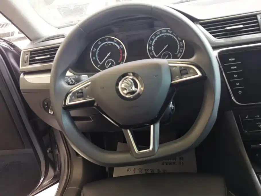 Skoda Superb — миниатюра 15