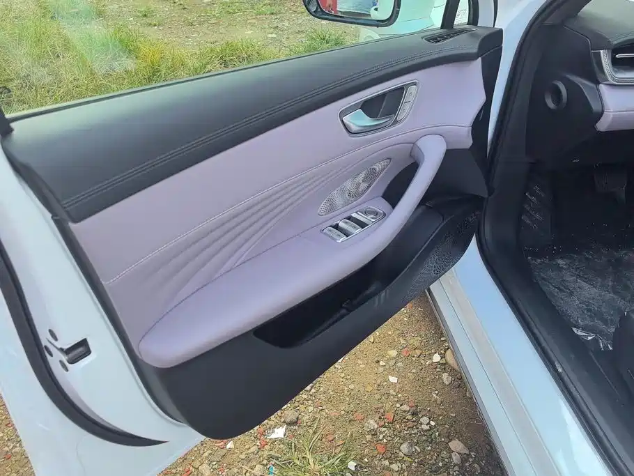Roewe M7 DMH — миниатюра 7