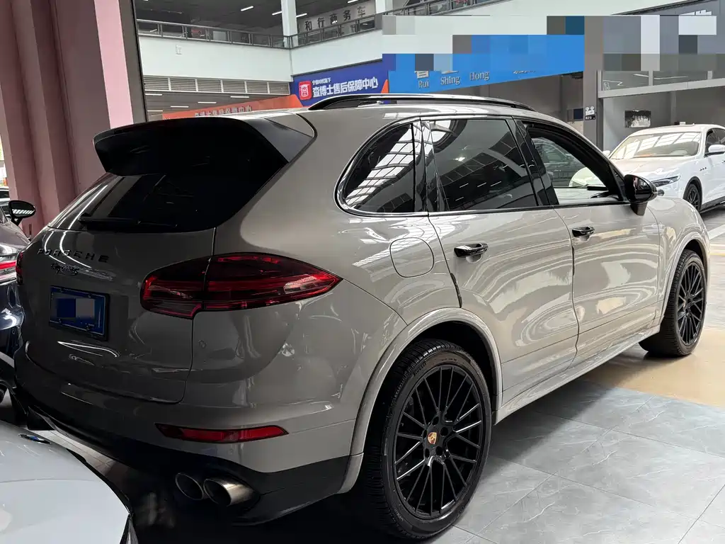 Porsche Cayenne — миниатюра 17