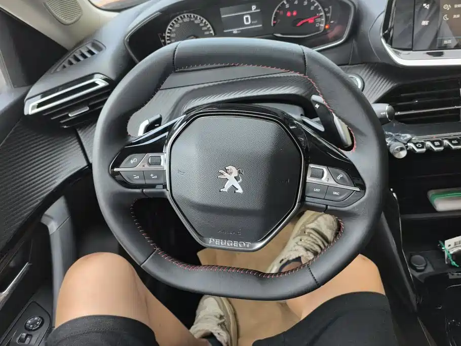 Peugeot 2008 — миниатюра 15