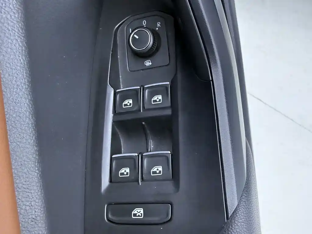 Volkswagen Sagitar — миниатюра 22