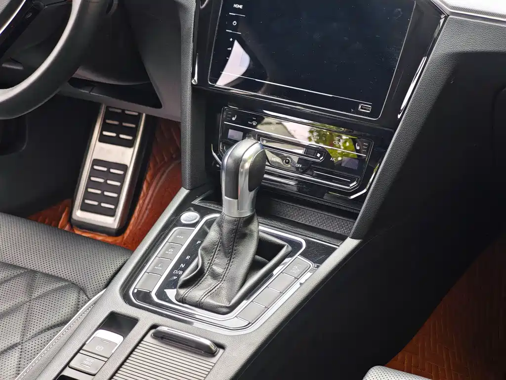 Volkswagen Magotan PHEV — миниатюра 11