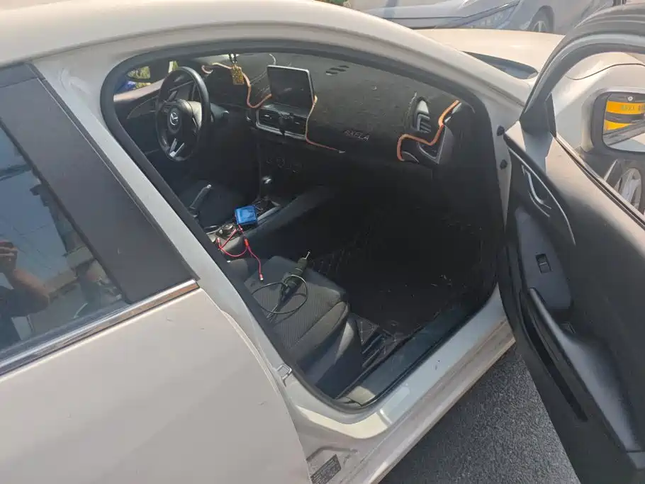 Mazda 3 Axela — миниатюра 8