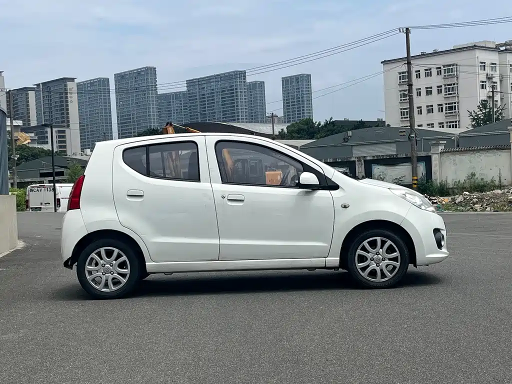 Suzuki Alto 2013 1.0L MT Luxury