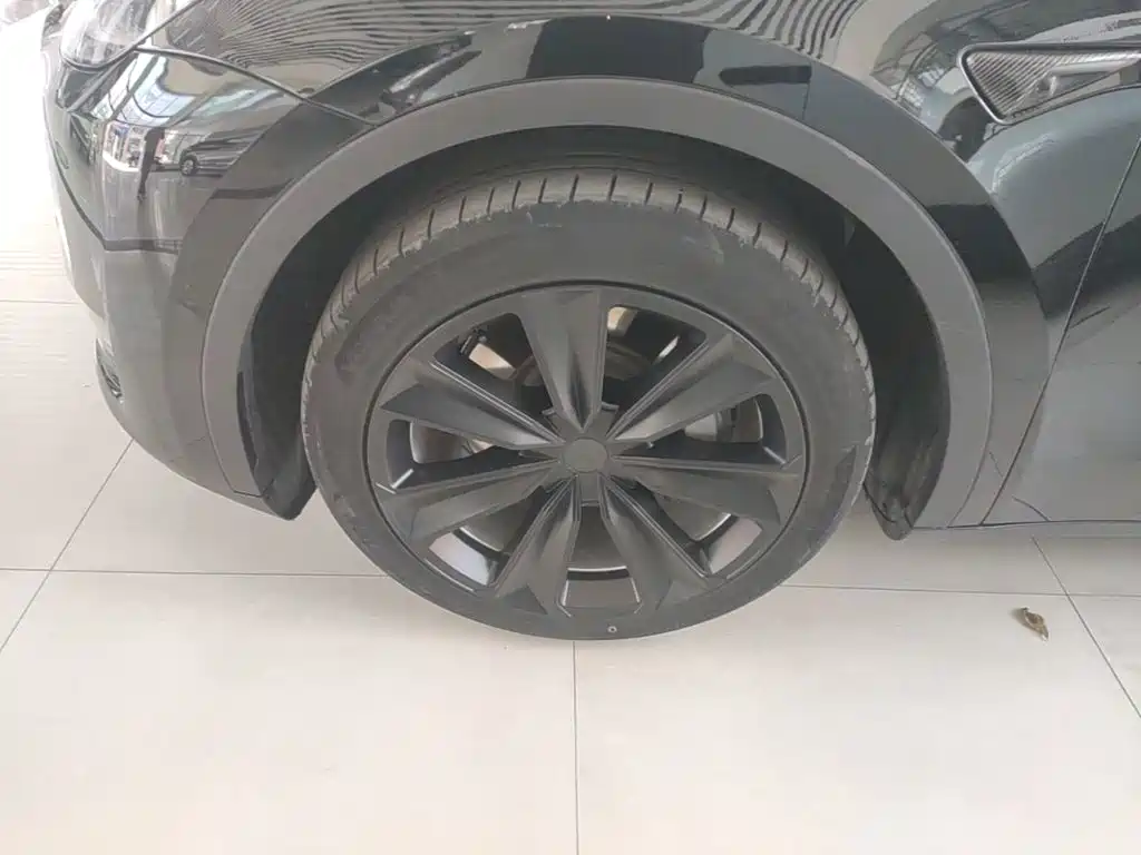 Tesla Model Y — миниатюра 23
