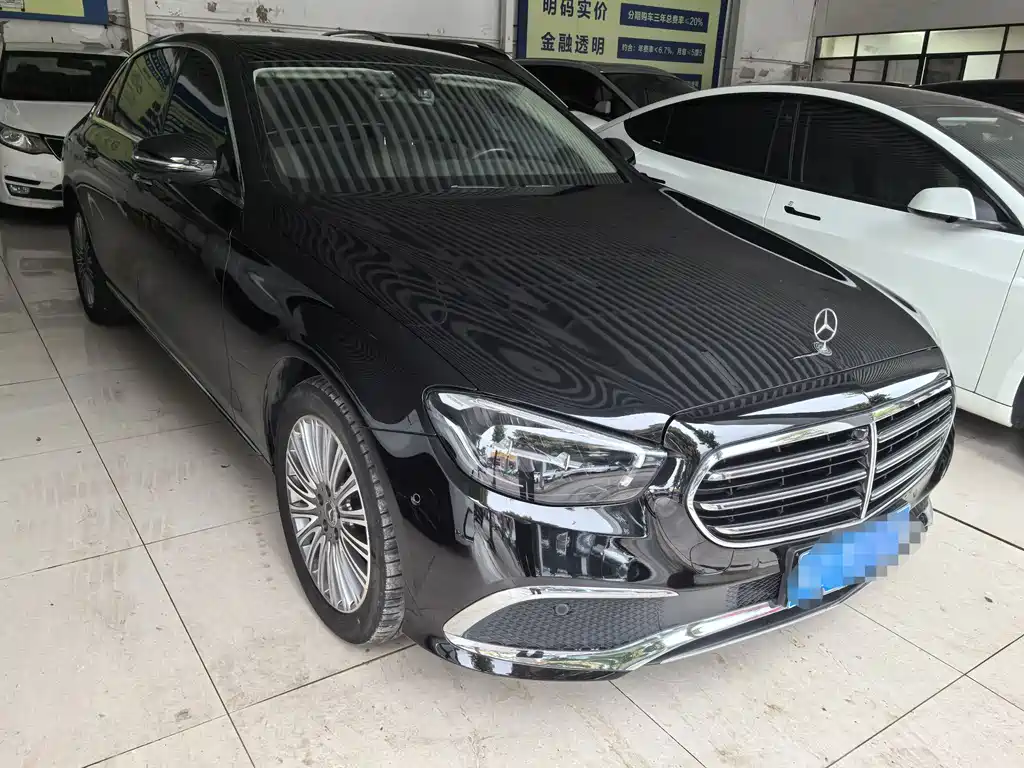 Mercedes-Benz E-Class — миниатюра 3
