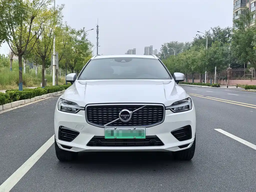 Volvo XC60 PHEV — миниатюра 3