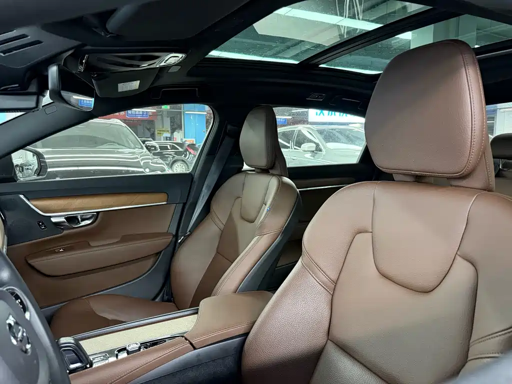 Volvo S90 — миниатюра 8
