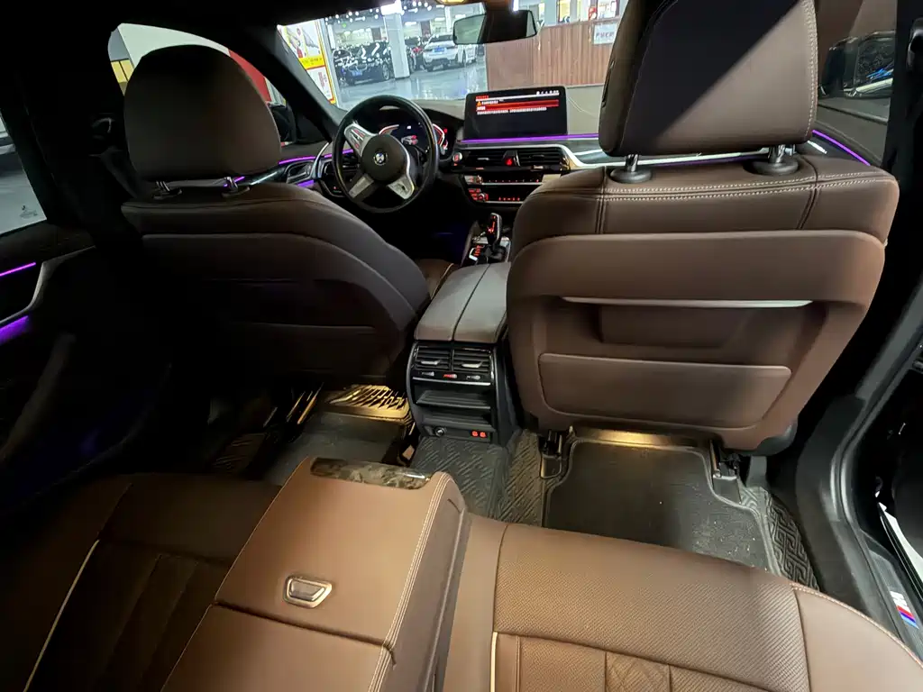 BMW 5 Series — миниатюра 10