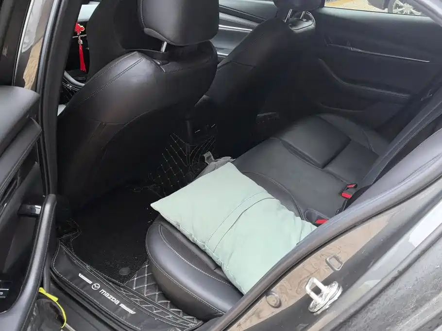 Mazda 3 Axela — миниатюра 11
