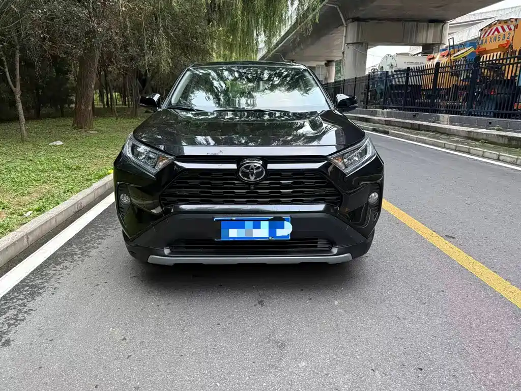 Toyota RAV4 — миниатюра 2