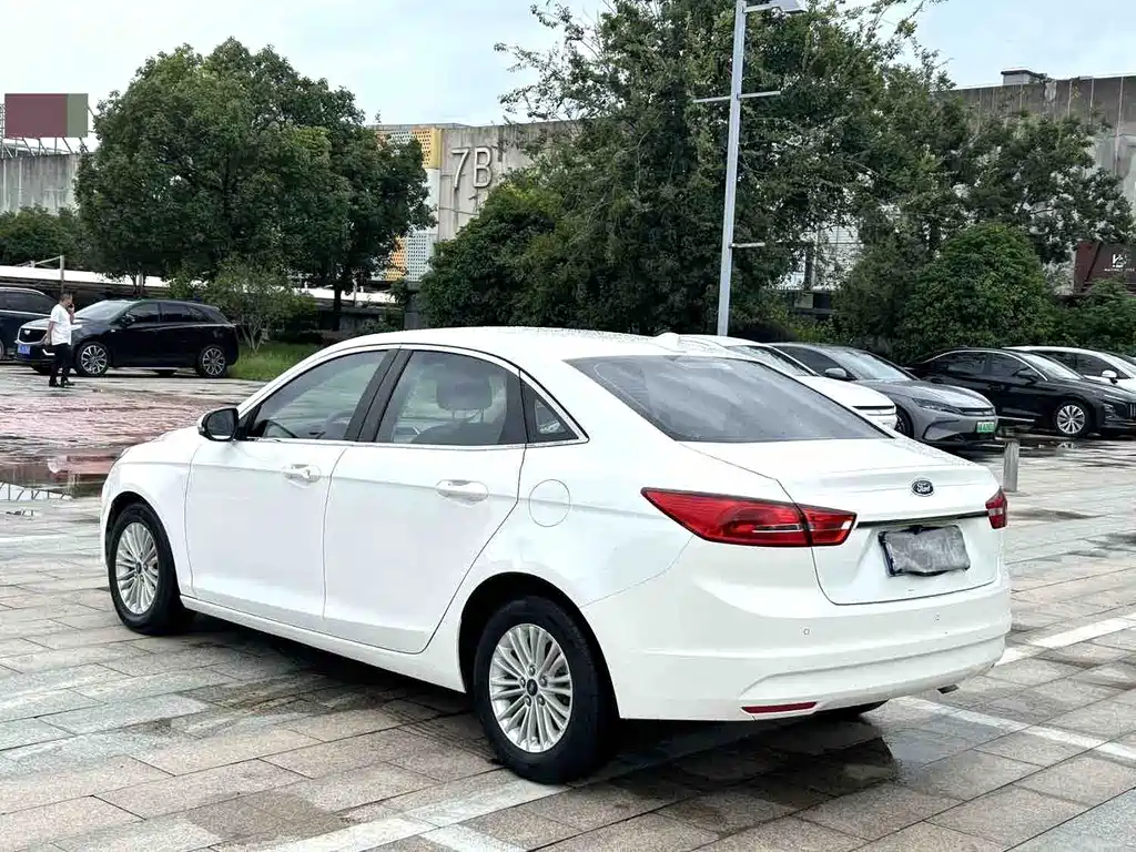 Ford Escort — миниатюра 7