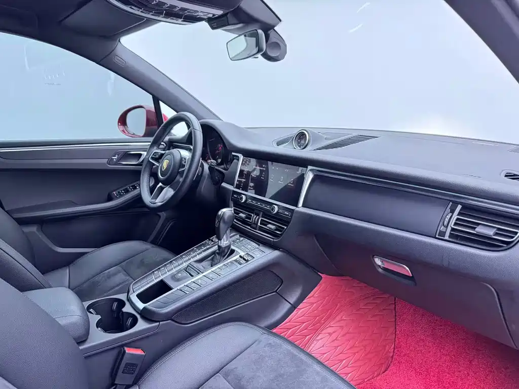 Porsche Macan — миниатюра 13