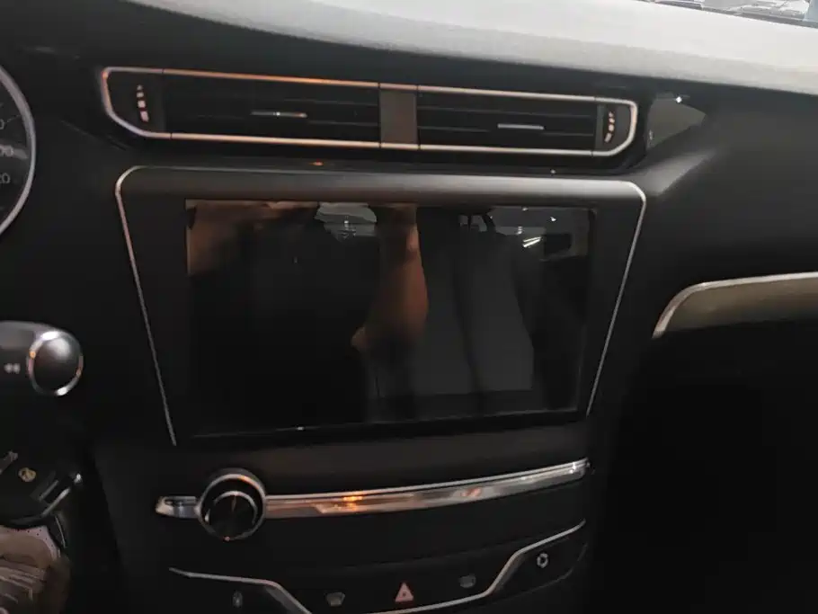 Peugeot 408 — миниатюра 13