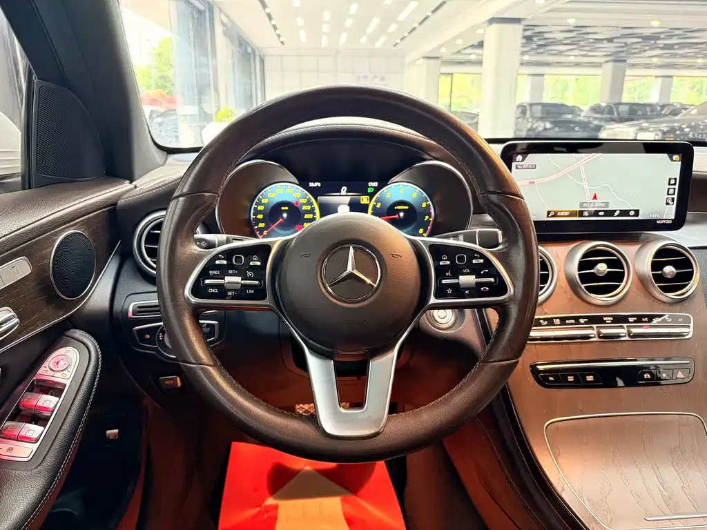 Mercedes-Benz GLC — миниатюра 9