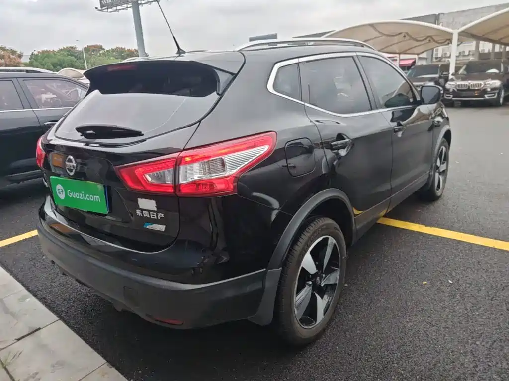 Nissan Qashqai — миниатюра 7