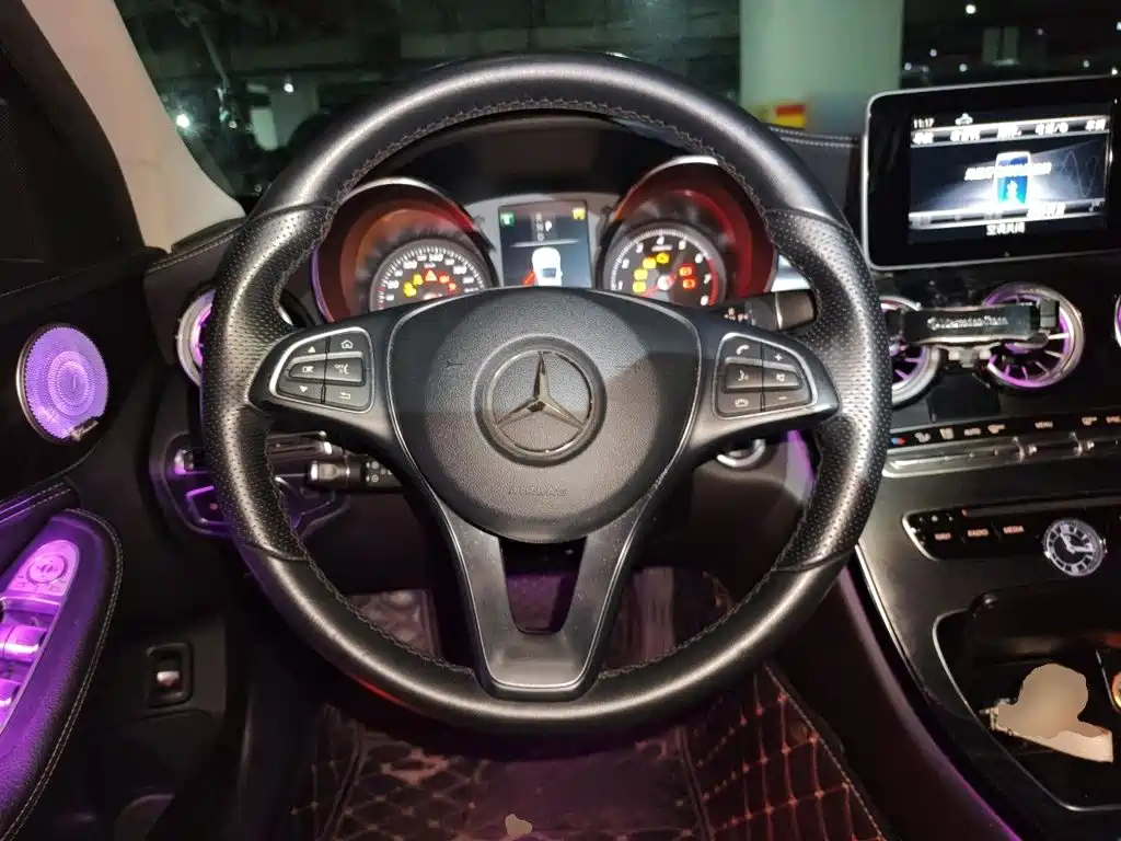 Mercedes-Benz C-Class — миниатюра 11