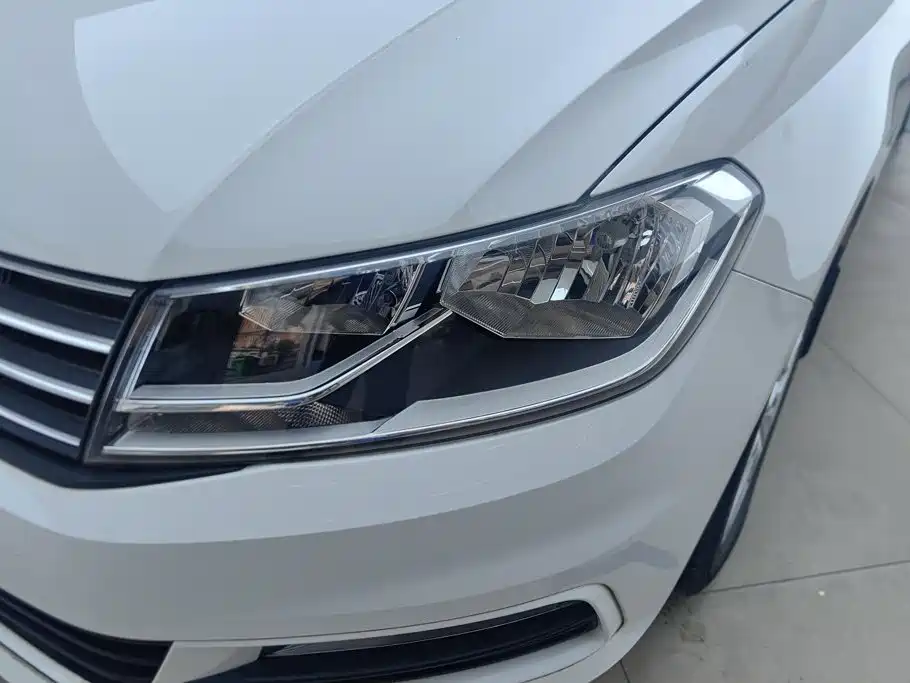 Volkswagen Santana — миниатюра 5