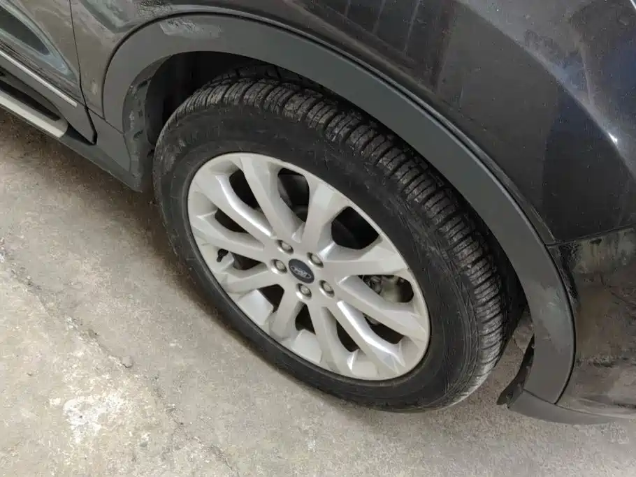 Ford Kuga — миниатюра 6