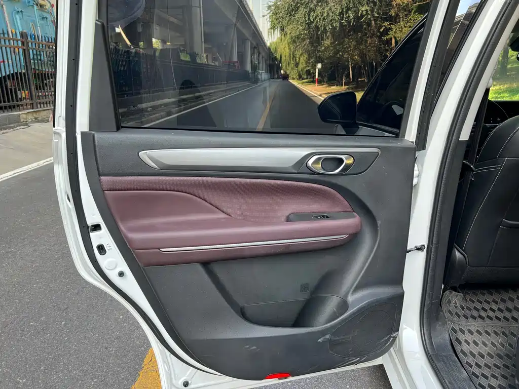 GAC Motor Trumpchi M6 — миниатюра 8