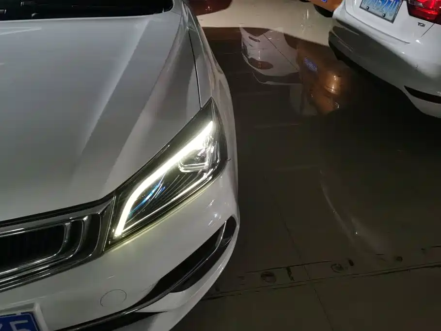 Geely Emgrand — миниатюра 5