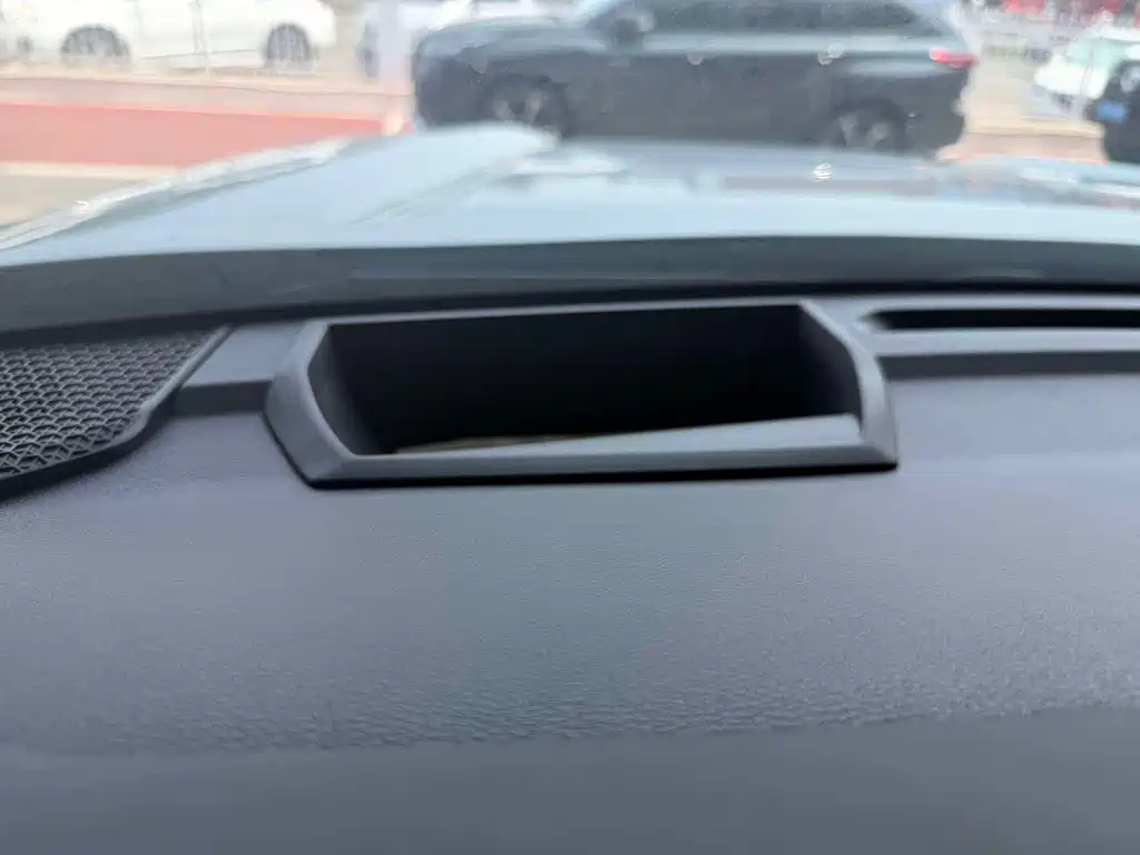 Toyota Sequoia — миниатюра 7