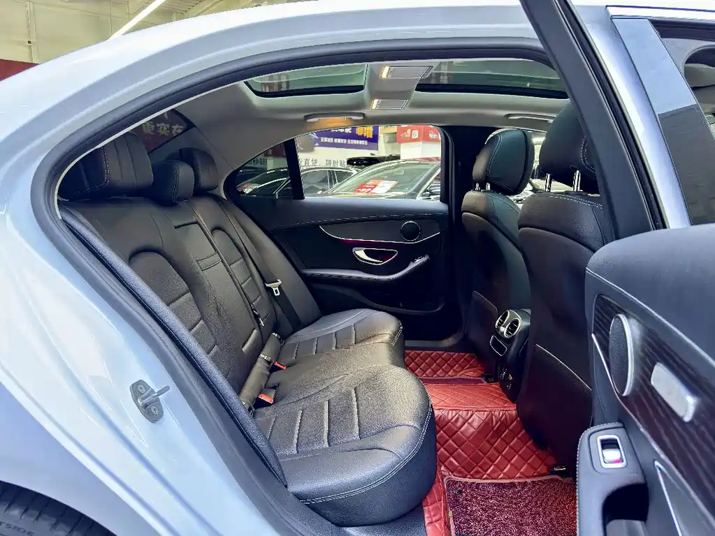 Mercedes-Benz C-Class — миниатюра 14
