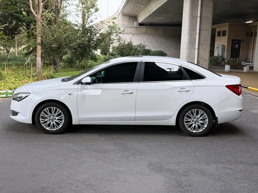 Buick Excelle — миниатюра 8