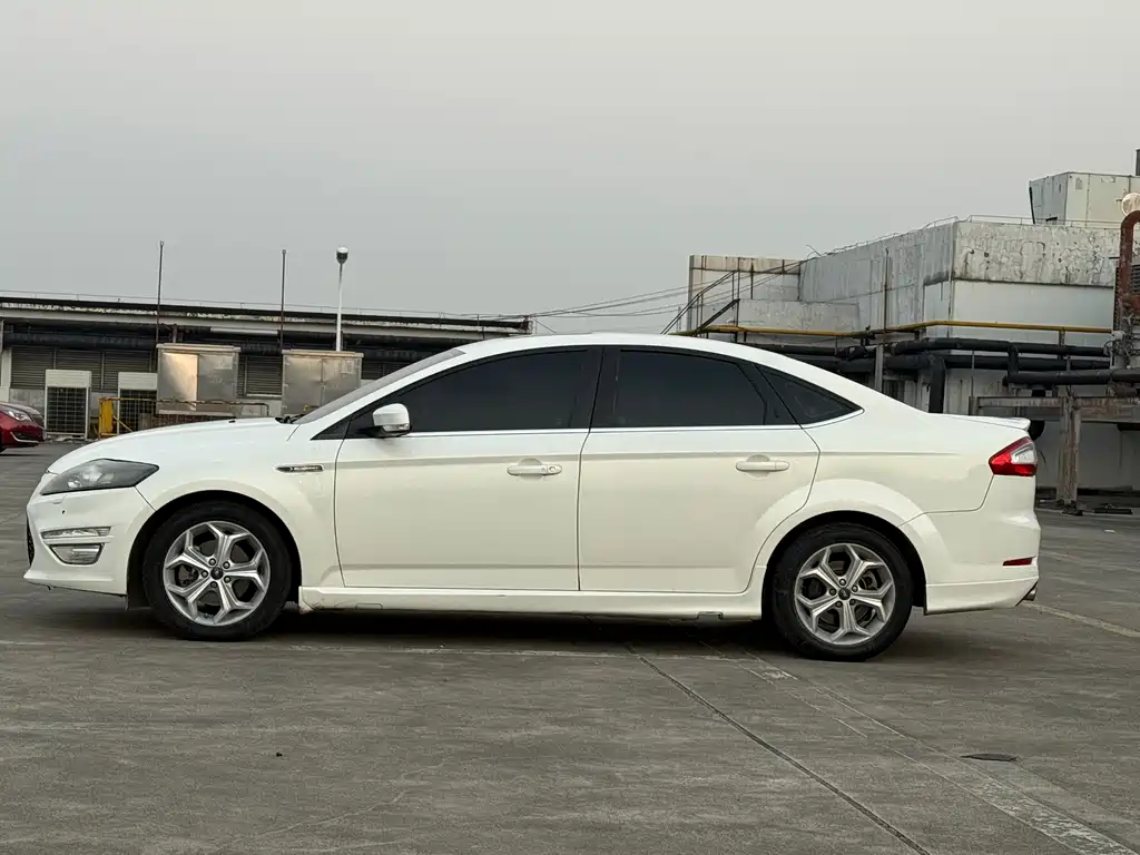 Ford Mondeo Zhisheng — миниатюра 7