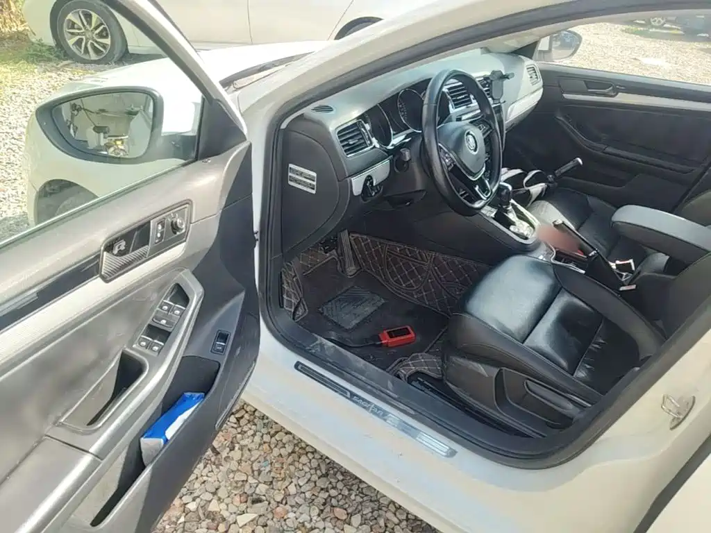 Volkswagen Sagitar — миниатюра 16