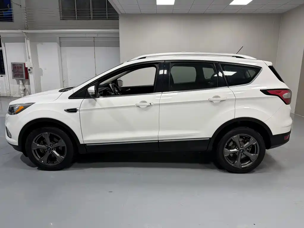 Ford Kuga — миниатюра 14
