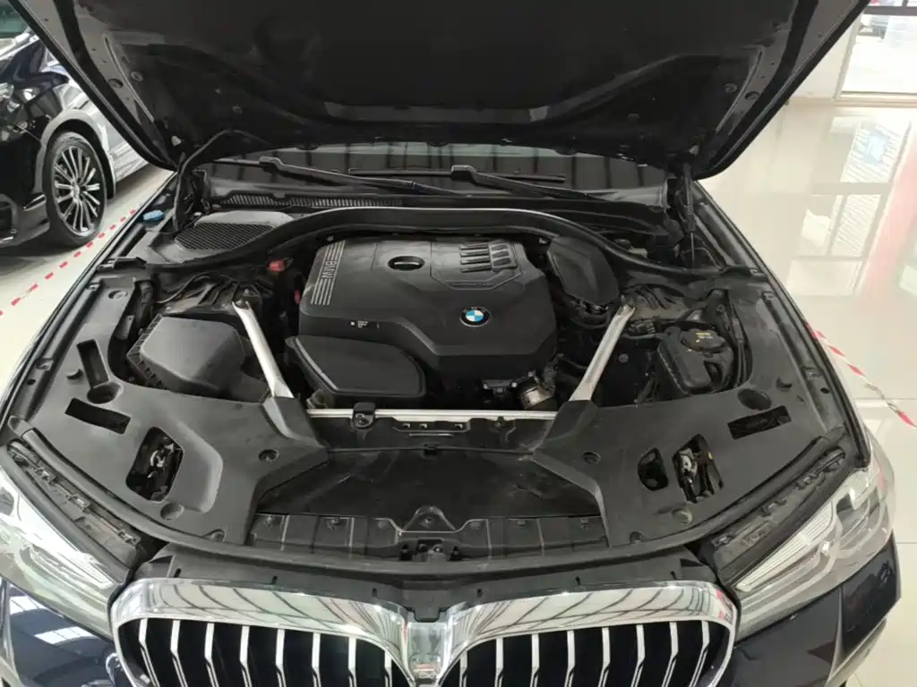 BMW 5 Series — миниатюра 20
