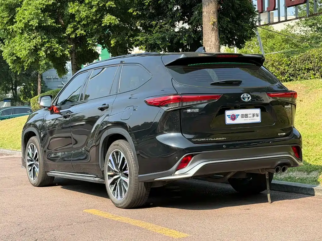 Toyota Crown Kluger — миниатюра 4