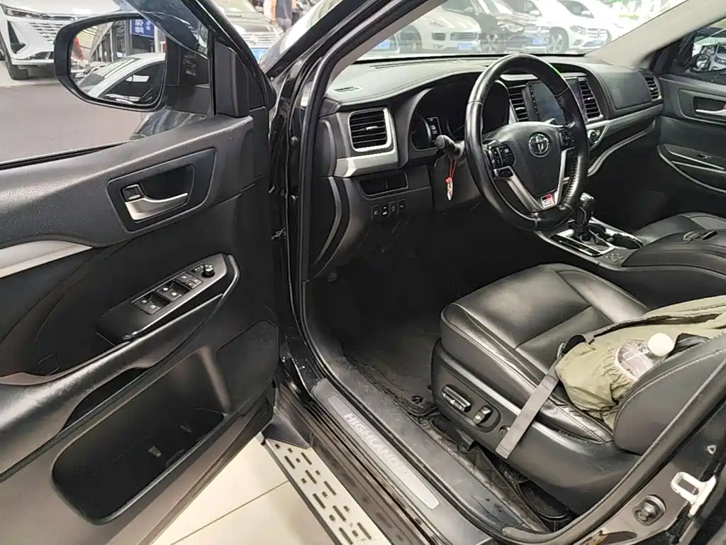Toyota Highlander — миниатюра 16