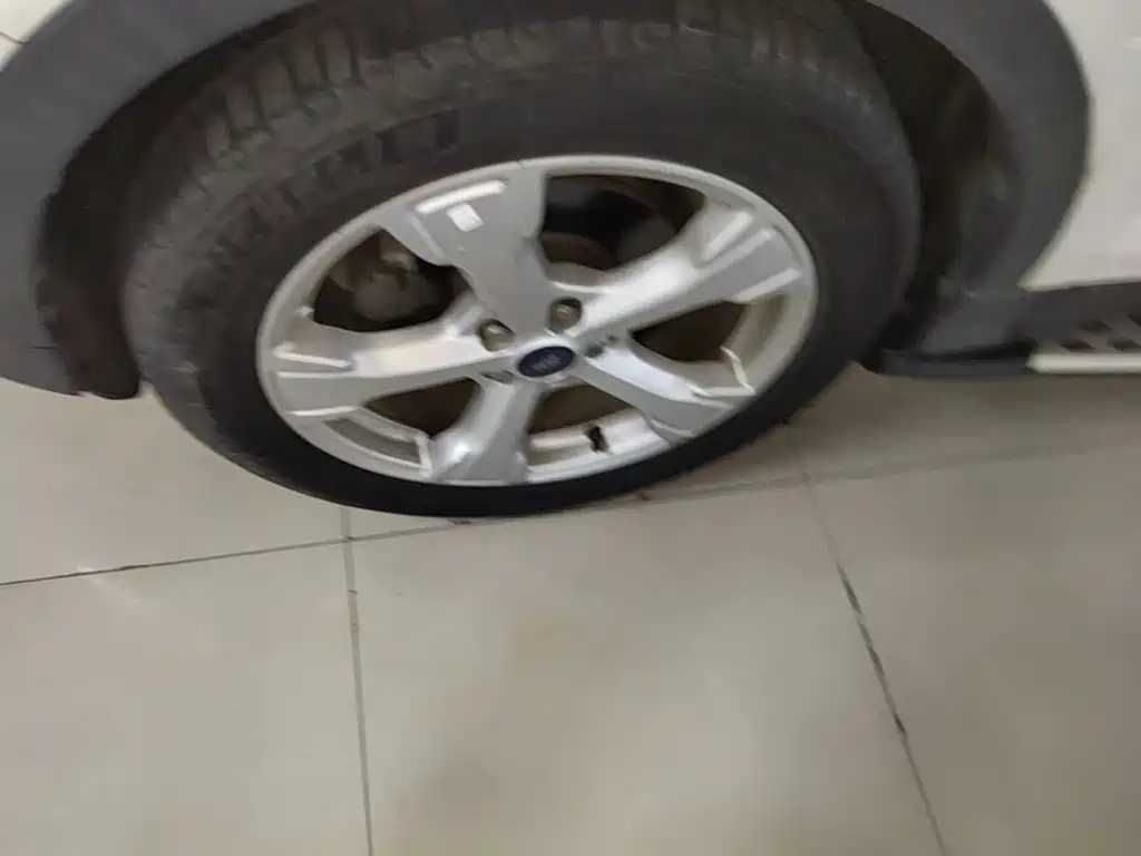 Ford Kuga — миниатюра 23