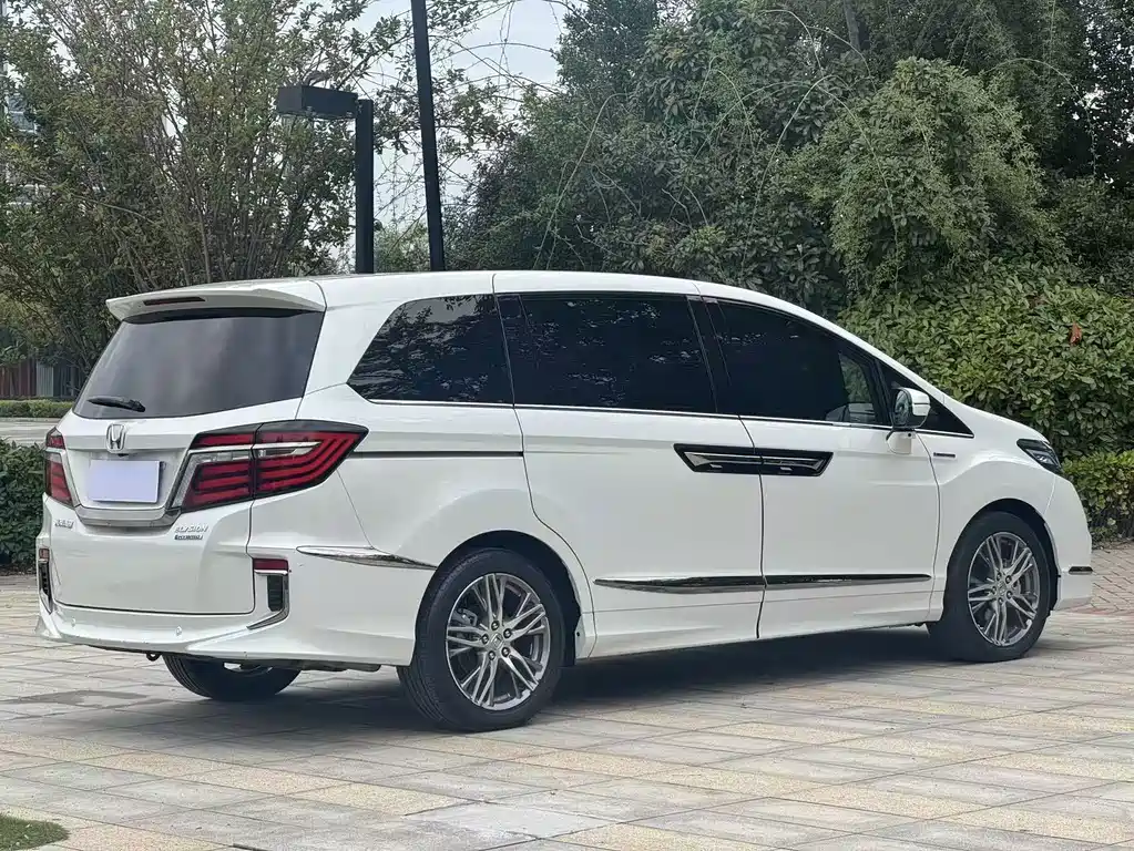 Honda Elysion — миниатюра 9