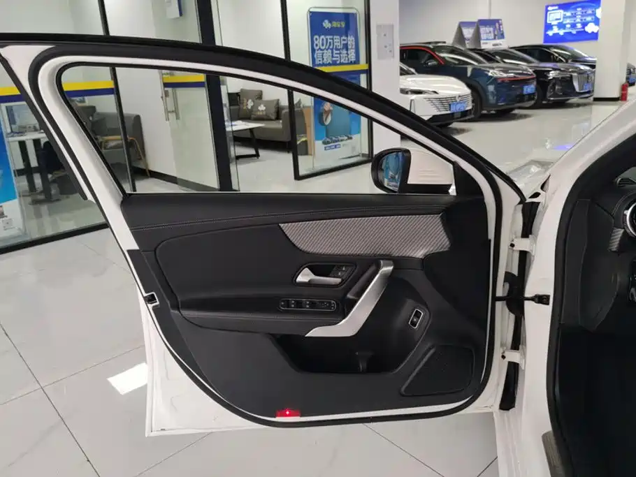 Mercedes-Benz A-Class — миниатюра 7