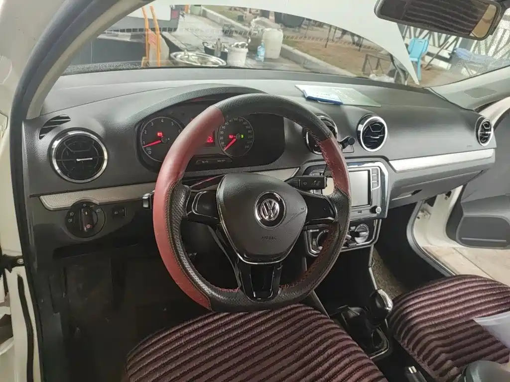 Volkswagen Jetta — миниатюра 5