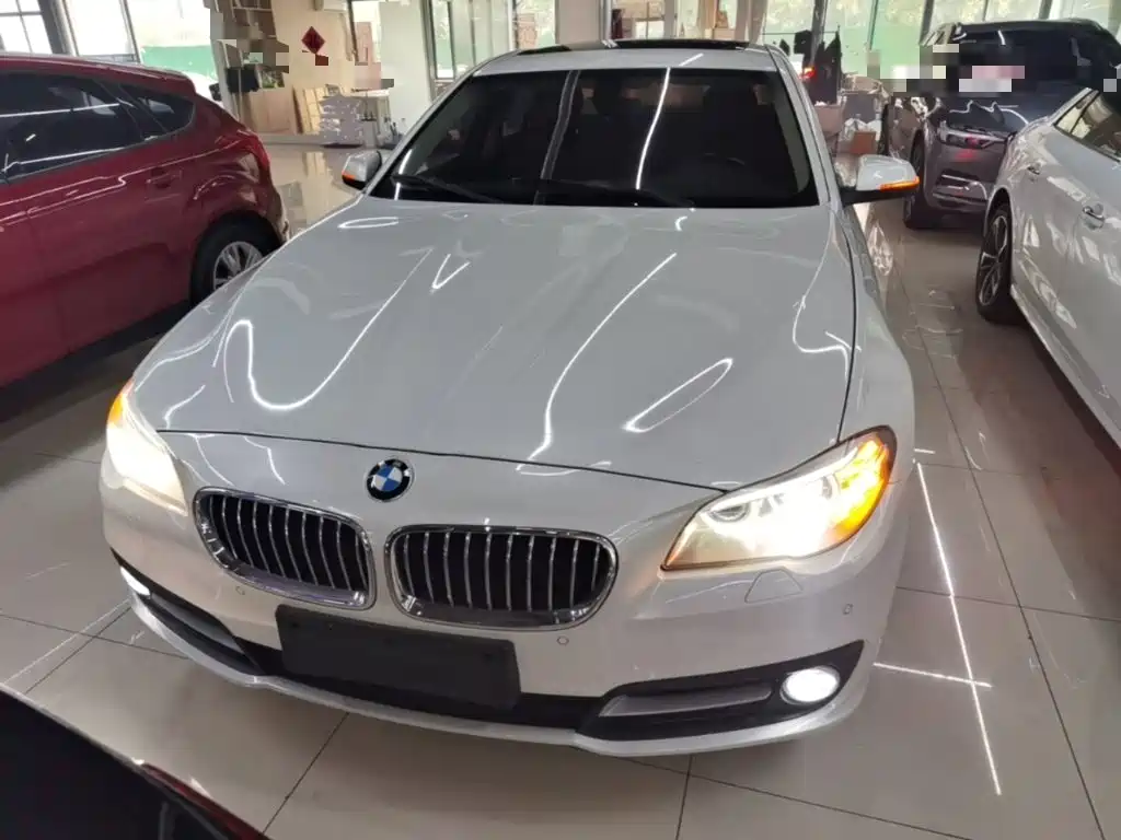 BMW 5 Series — миниатюра 3