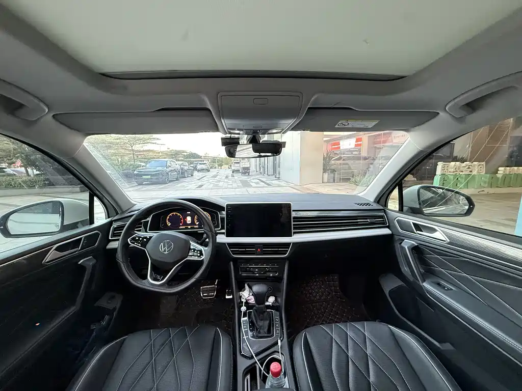 Volkswagen Tiguan L — миниатюра 9