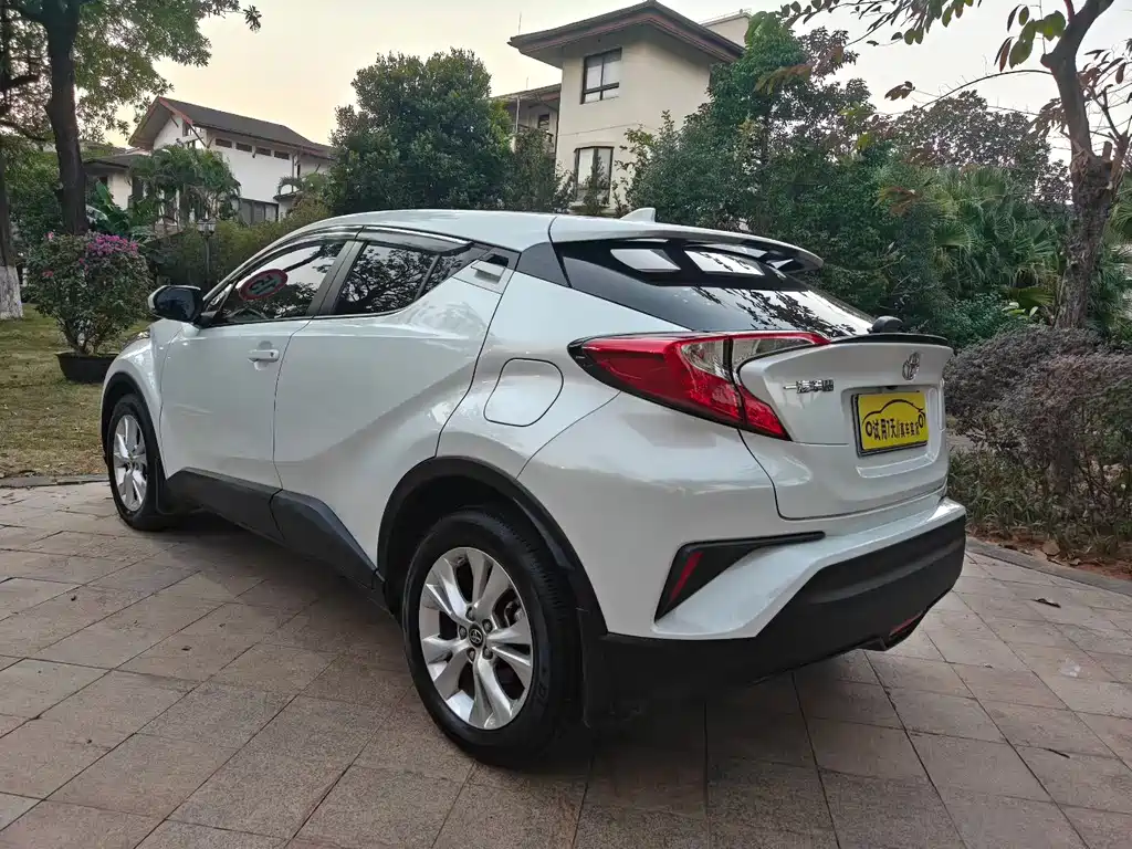 Toyota IZOA - фото 3