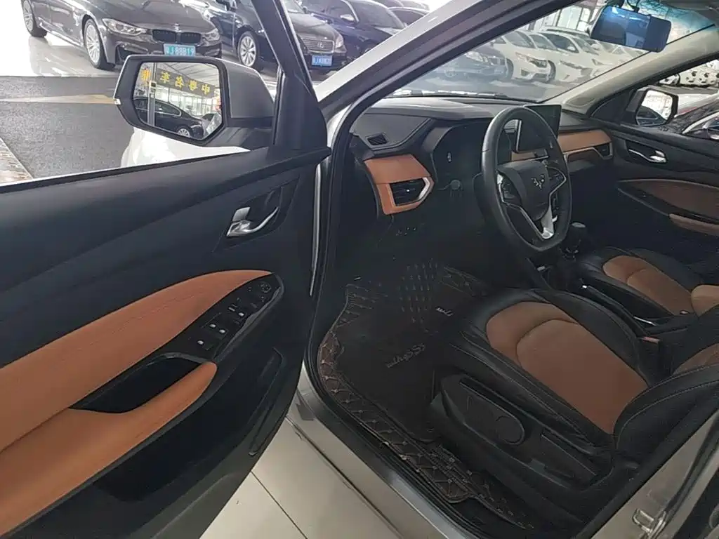 Wuling Hongguang S3 — миниатюра 16