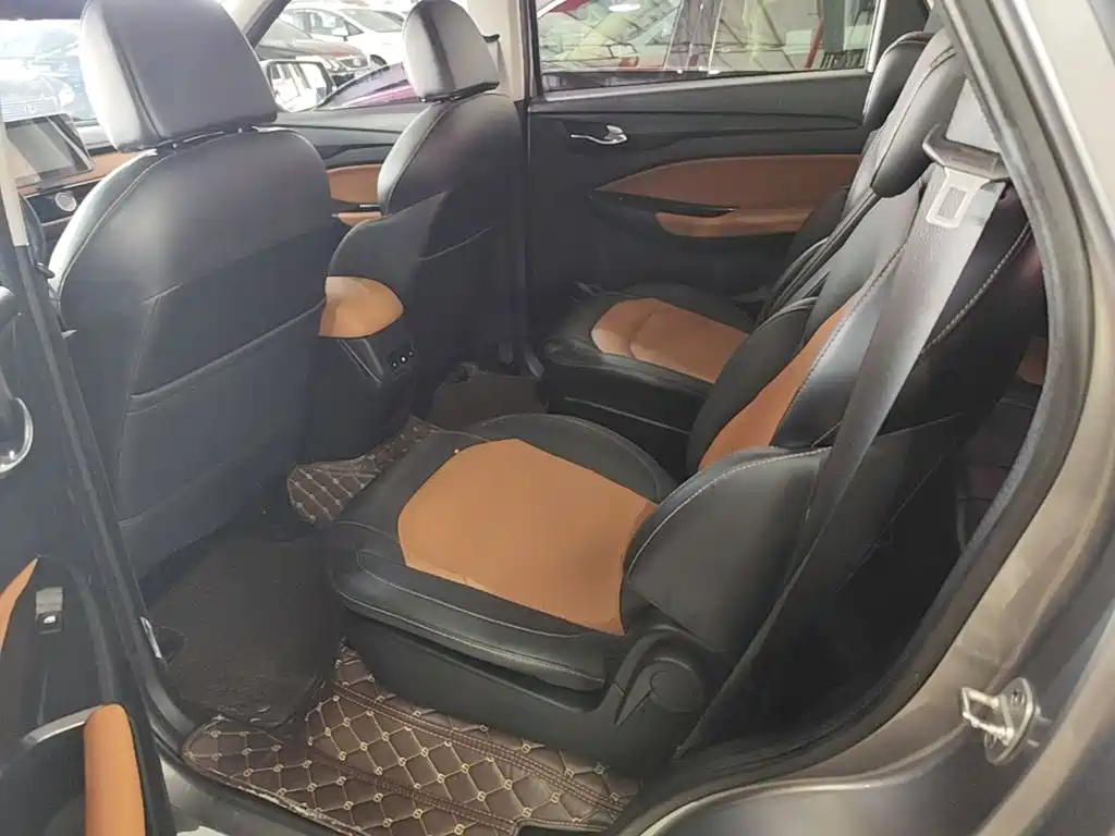 Wuling Hongguang S3 — миниатюра 17