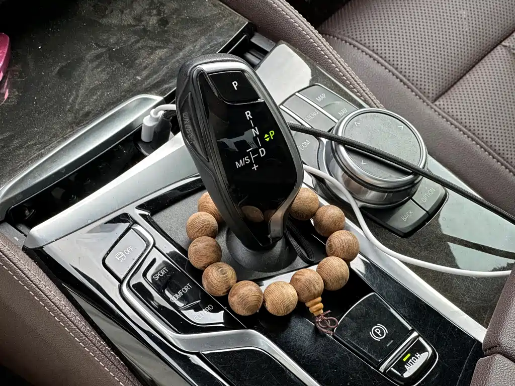 BMW 5 Series — миниатюра 14