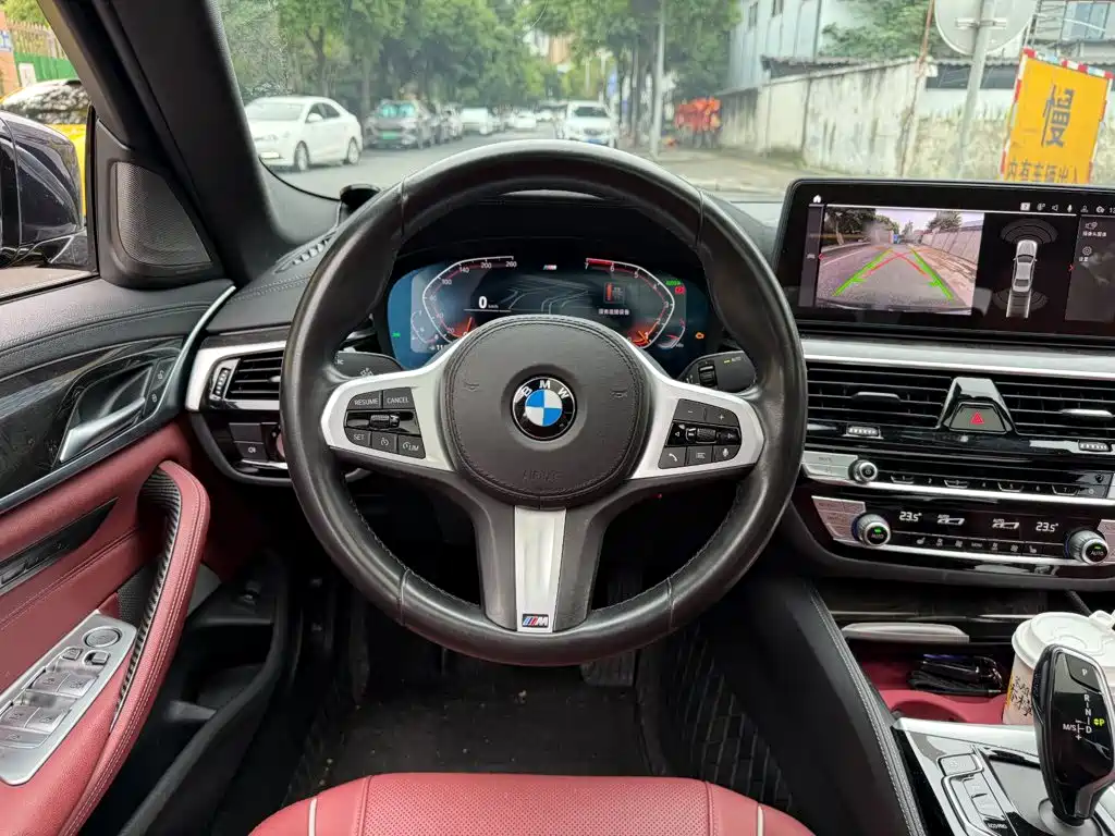 BMW 5 Series — миниатюра 14