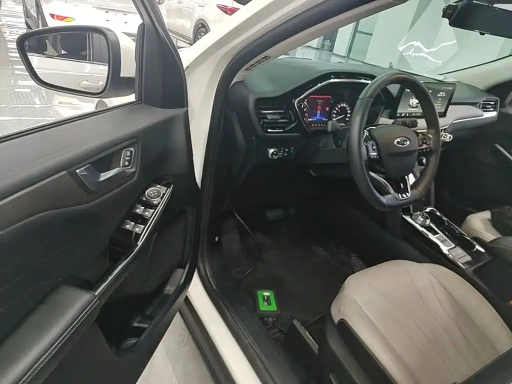 Ford Escape — миниатюра 16