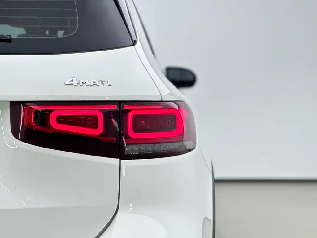 Mercedes-Benz GLB — миниатюра 10