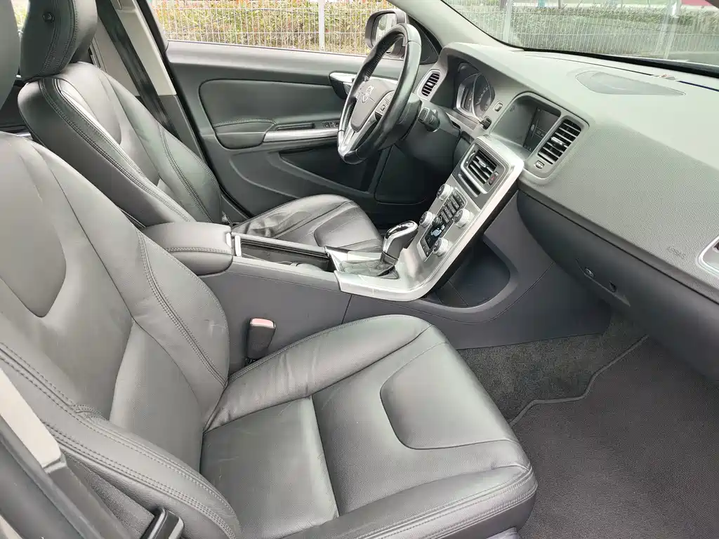 Volvo S60 — миниатюра 8